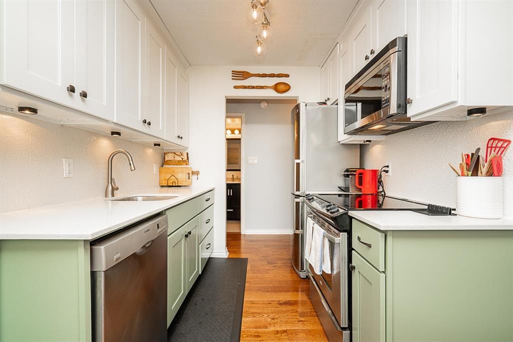 108, 307 W 2nd Street, gallery 3