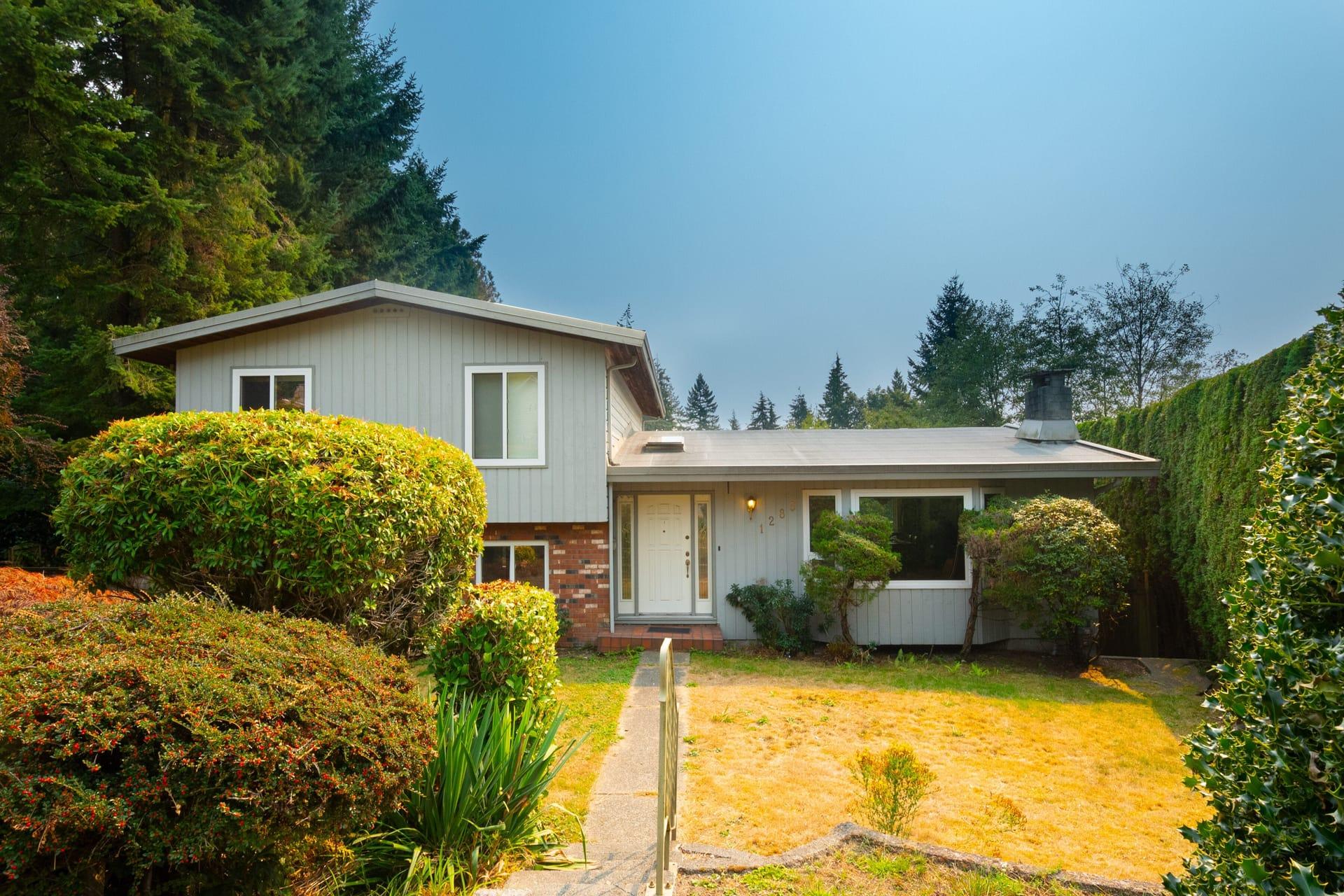 1285 Lucking Place, view 2