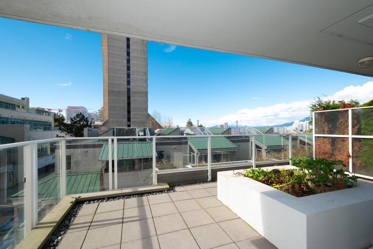 601, 728 W 8th Avenue, view 3