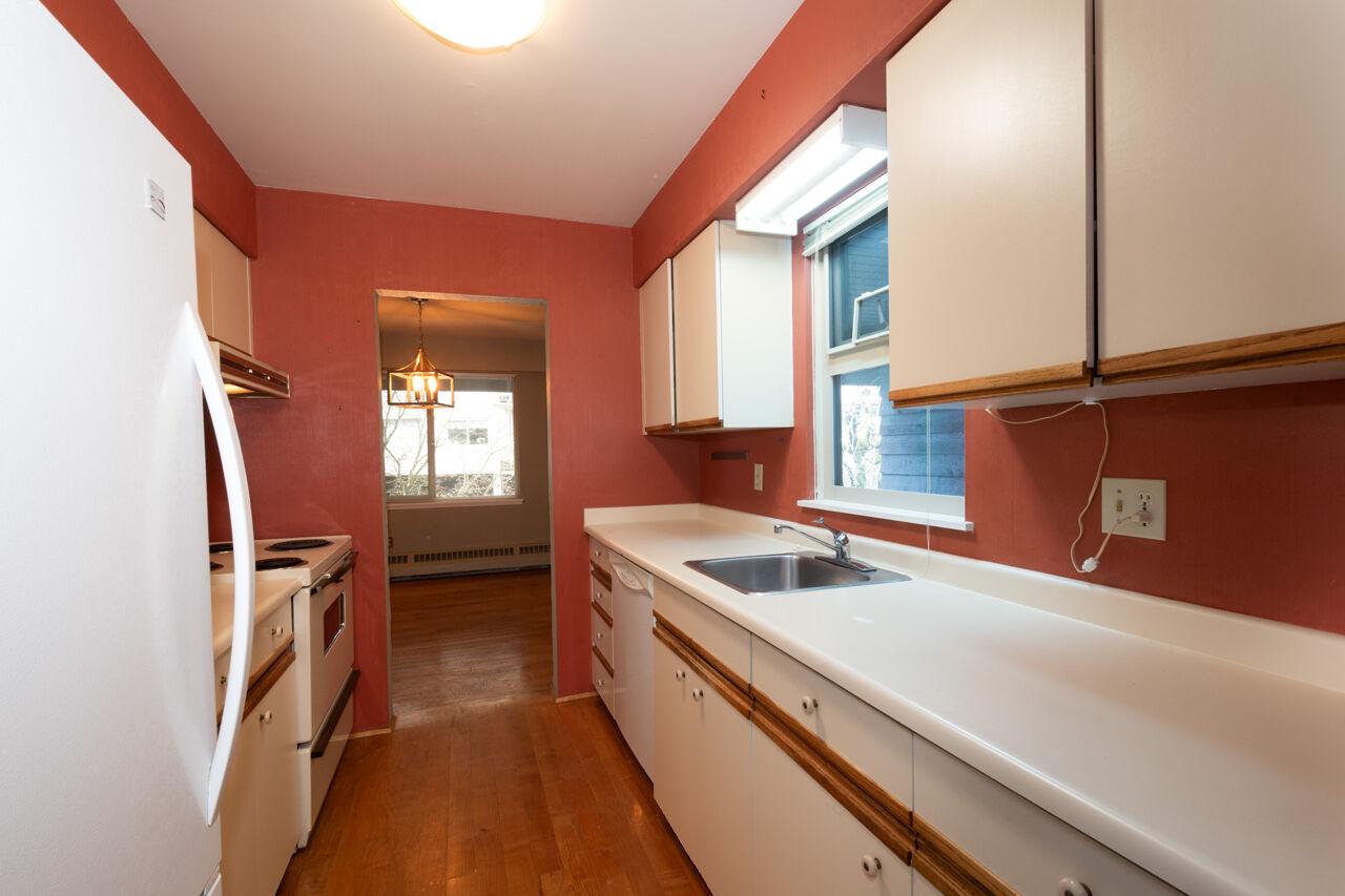 704, 235 Keith Road, view 4