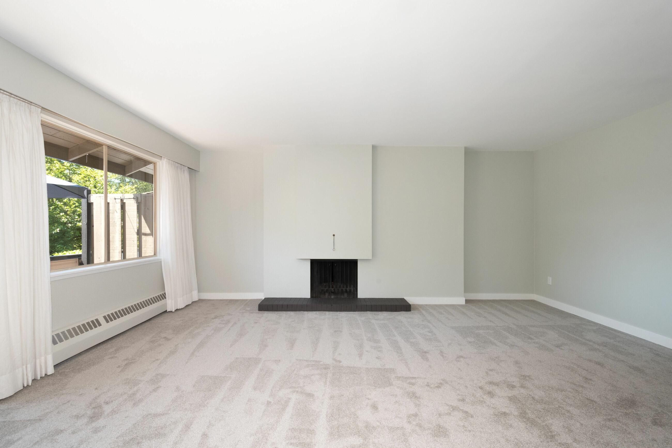 810, 235 Keith Road, view 3