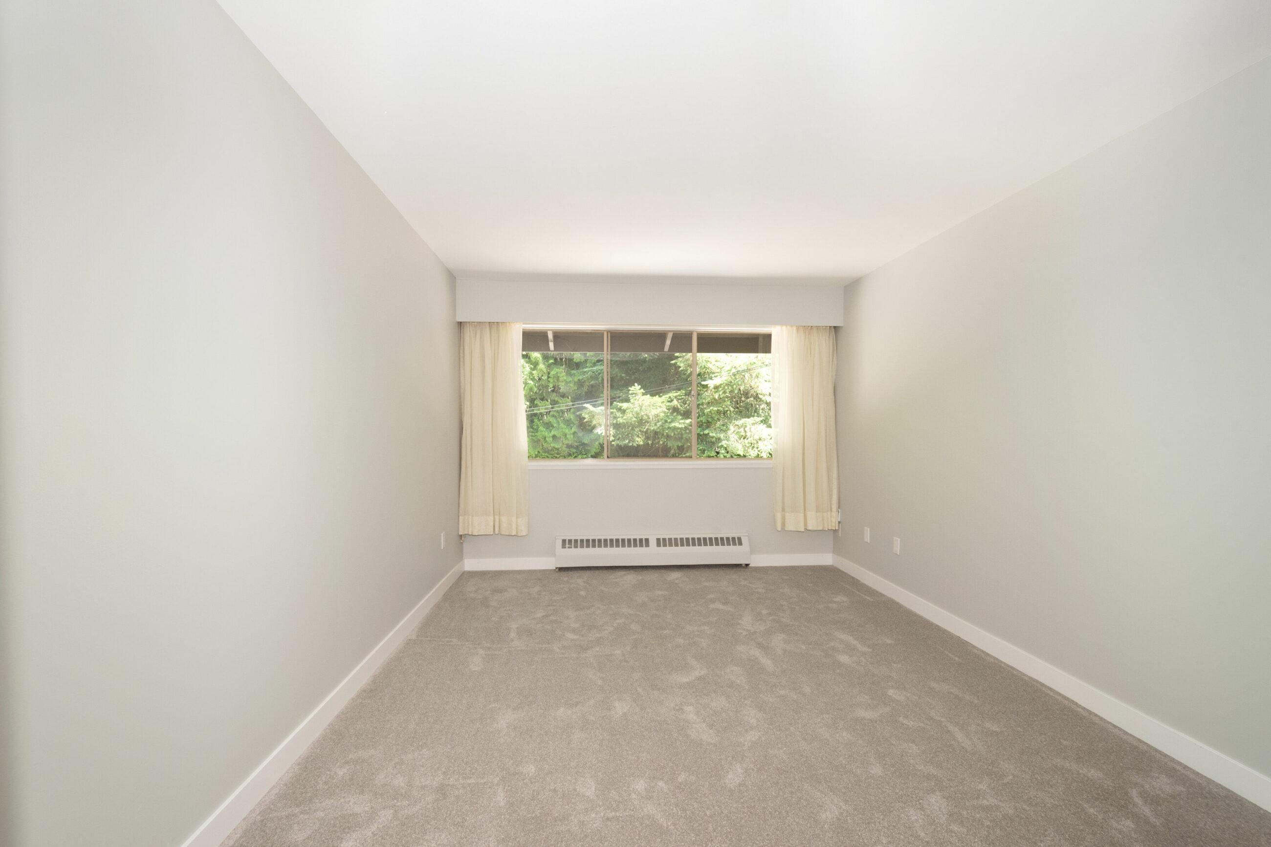 810, 235 Keith Road, gallery 4